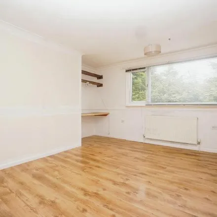 Image 6 - Whinacre Walk, Sheffield, S8 8EP, United Kingdom - Townhouse for rent