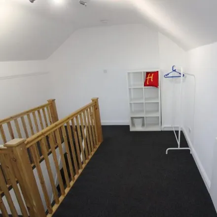 Image 5 - Shirt Prints Direct, Bennett Street, Sheffield, S2 4LH, United Kingdom - Room for rent