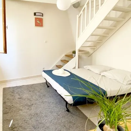 Rent this studio apartment on 16 Rue de Lodi in 13006 Marseille, France