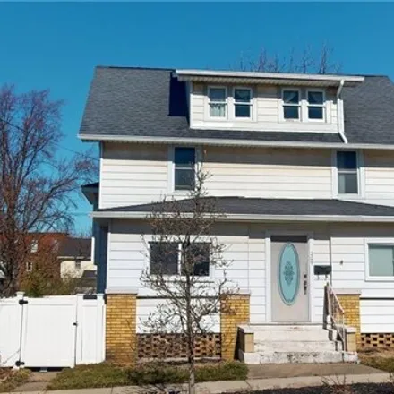 Buy this 3 bed house on 219 Courtland Street in Fairport Harbor, Lake County