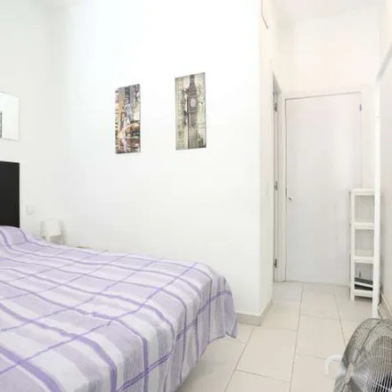 Image 2 - Calle de Marcelo Usera, 158, 28026 Madrid, Spain - Apartment for rent