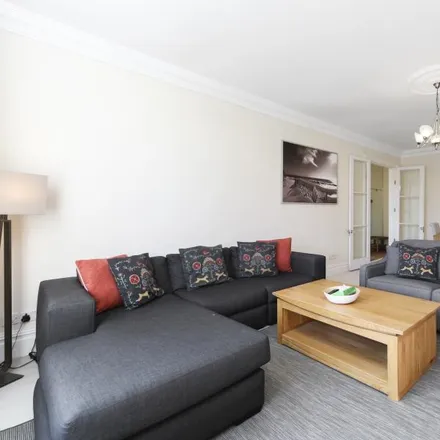 Image 2 - 27 Belsize Park Gardens, London, NW3 4JH, United Kingdom - Apartment for rent