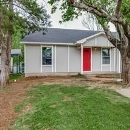 Buy this 3 bed house on 449 North Avenue in Whitesboro, TX 76273