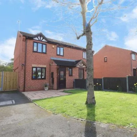Buy this 3 bed duplex on Swallow Close in Gainsborough CP, DN21 1YW