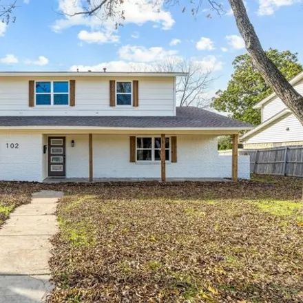 Rent this 4 bed house on 137 South Grove Road in Richardson, TX 75081