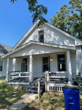 Image 1 - 1032 3rd Avenue Southwest, Cedar Rapids, IA 52404, USA - House for sale