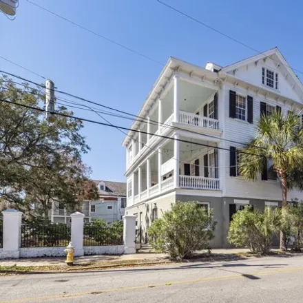 Buy this 1 bed condo on 178 Wentworth Street in Charleston, SC 29401