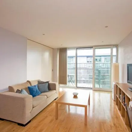Image 4 - Howard Building, 368 Queenstown Road, London, SW11 8NT, United Kingdom - Apartment for sale