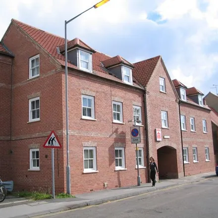 Rent this 2 bed apartment on Balderton Gate in Newark on Trent, NG24 1UJ