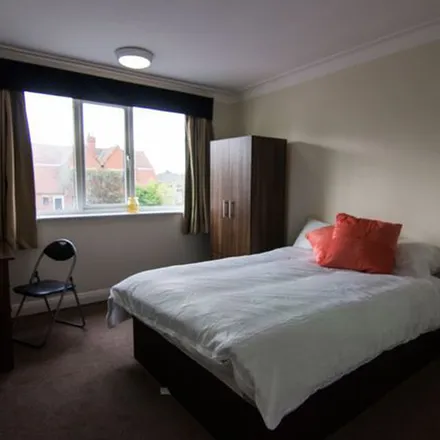 Rent this 2 bed apartment on Tinshill Road in Leeds, LS16 7PZ