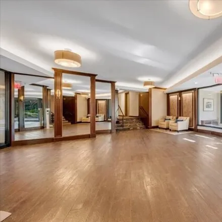 Image 5 - 52 Brompton Road, Village of Great Neck Plaza, NY 11021, USA - Apartment for sale