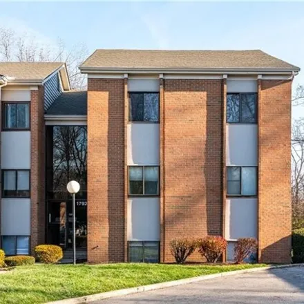 Buy this 2 bed condo on 1798 Cherokee Drive in West Carrollton, OH 45449