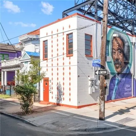 Image 1 - 1441 North Claiborne Avenue, New Orleans, LA 70117, USA - House for sale