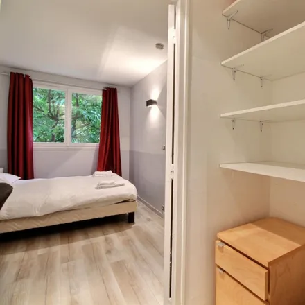 Image 3 - 40 Rue du Hameau, 75015 Paris, France - Apartment for rent