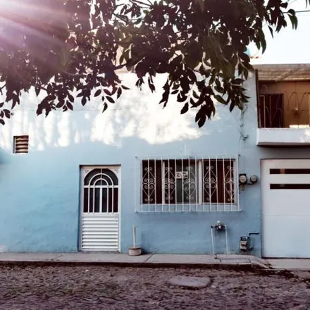 Buy this 6 bed house on Calle Eucalipto in Delegación Felipe Carrillo Puerto, 76176 Querétaro