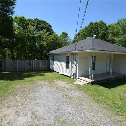Buy this 2 bed house on 2511 Milton Avenue in Gastonia, NC 28052