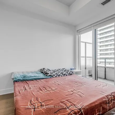 Image 2 - Esso, 2189 Lake Shore Boulevard West, Toronto, ON M8V 0J2, Canada - Apartment for rent