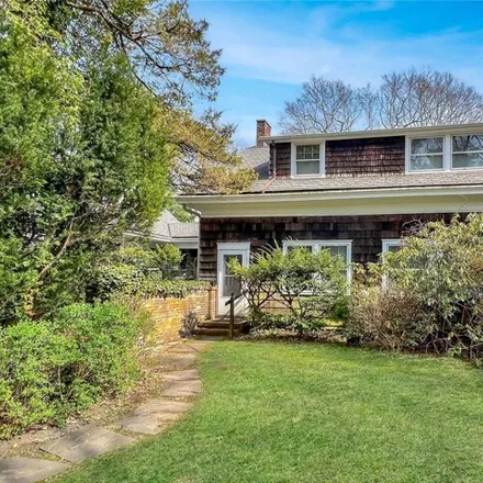 Rent this 3 bed house on 208 Wheatley Road in Village of Old Westbury, Oyster Bay
