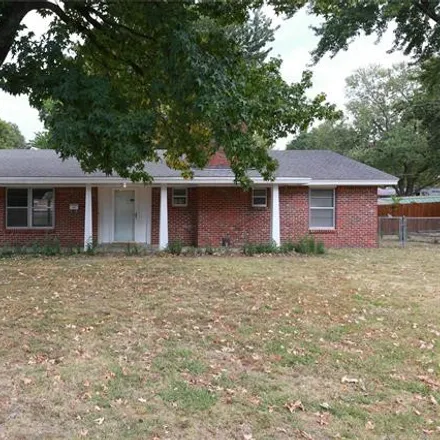 Buy this 4 bed house on 1812 Arbor Drive in Bartlesville, OK 74006