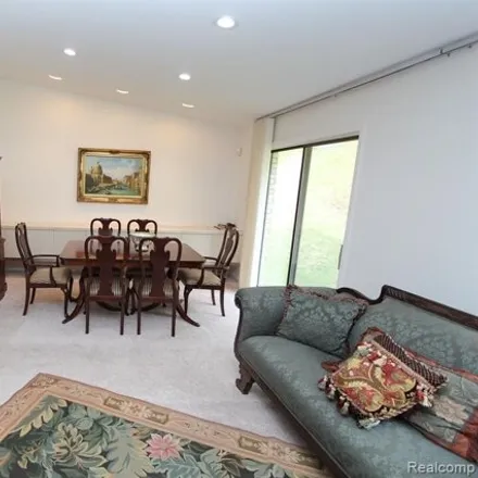 Image 7 - 7179 Suncrest Road, West Bloomfield Township, MI 48322, USA - Condo for sale