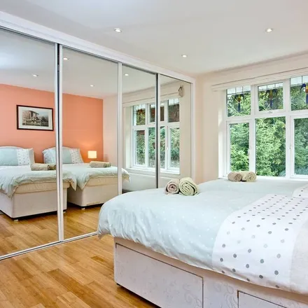 Rent this 2 bed duplex on Torbay in TQ3 2TF, United Kingdom