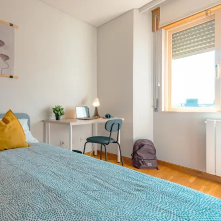 Rent this 6 bed room on Rua da Bouça 20 in 4099-013 Porto, Portugal