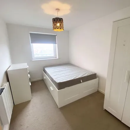 Image 5 - Spinner House, Elmira Way, Salford, M5 3LH, United Kingdom - Apartment for rent