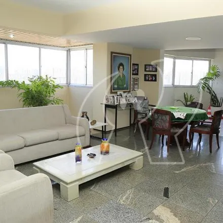 Buy this 5 bed apartment on Avenida Engenheiro Santana Júnior 348 in Vicente Pinzón, Fortaleza - CE