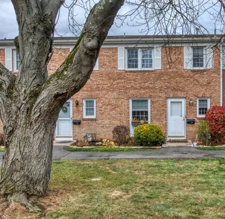 Rent this 3 bed townhouse on 80 Salem Walk Unit 80 in Milford, Connecticut