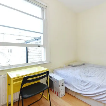 Image 3 - 26 Warbeck Road, London, W12 8NT, United Kingdom - Apartment for rent