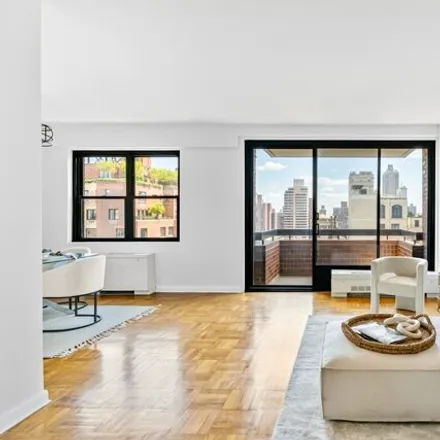 Image 3 - 45 East 89th Street, New York, NY 10128, USA - Condo for sale