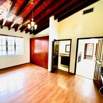 Rent this 4 bed house on Privada Paseo de San Gabriel in San Salvador Tizatlalli, 52170