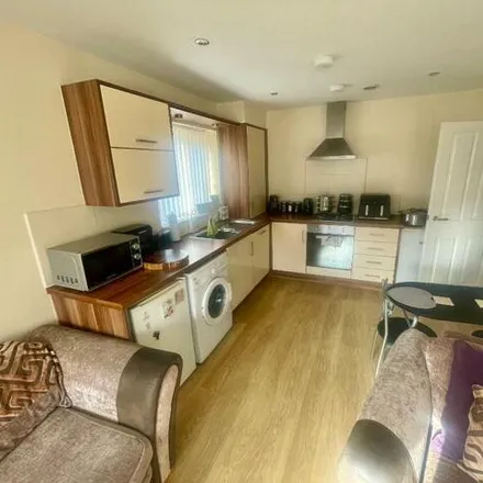 Image 4 - Oakwell Vale, Barnsley, South Yorkshire, S71 1du - Apartment for sale