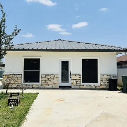 Rent this 4 bed house on 3104 Potomac Loop in Laredo, TX 78046