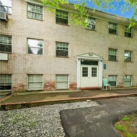 Buy this 1 bed condo on 2906 Barclay Manor in Balmville, Newburgh