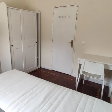 Rent this 4 bed room on Rua Vasco da Gama in 2785-578 Cascais, Portugal