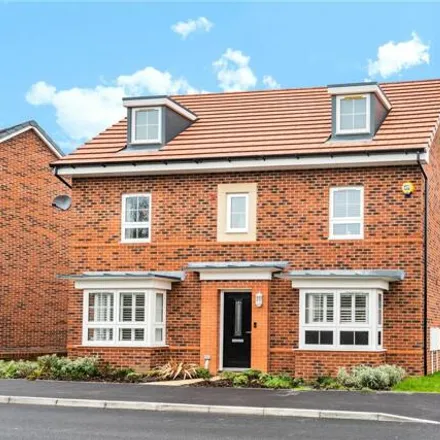 Buy this 5 bed house on Viney Close in Hook, RG27 9GD