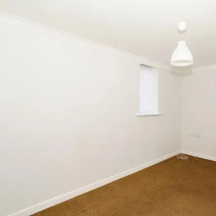 Image 3 - 15 Rosebery Road, Bournemouth, Christchurch and Poole, BH5 2JH, United Kingdom - Apartment for sale