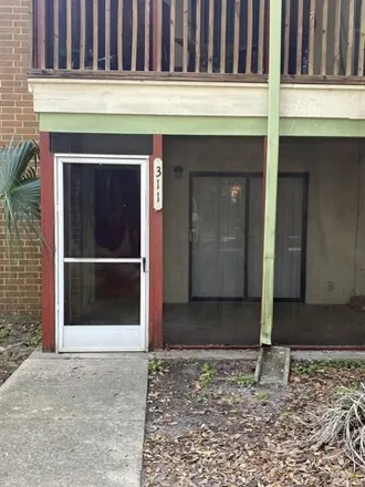 Rent this 2 bed condo on Bagel Bagel in West Pensacola Street, Tallahassee