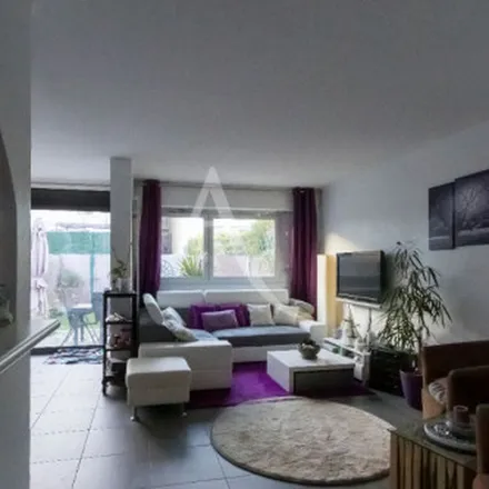 Rent this 5 bed apartment on 22 Boulevard Noël Marc in 78570 Andrésy, France