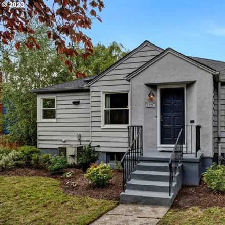 Buy this 3 bed house on 2701 Southeast 80th Avenue in Portland, OR 97206