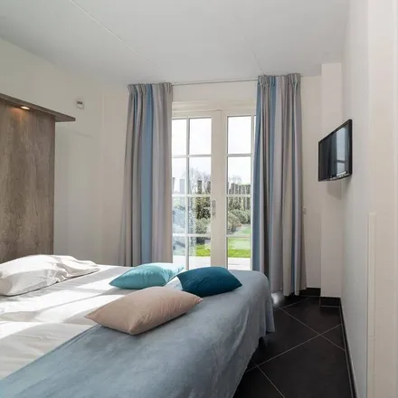 Rent this 6 bed house on 4486 PL Colijnsplaat