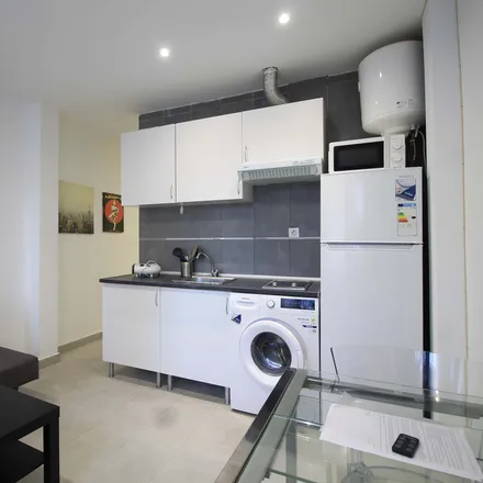 Rent this studio apartment on Travesía Huerta del Obispo in 6, 28039 Madrid