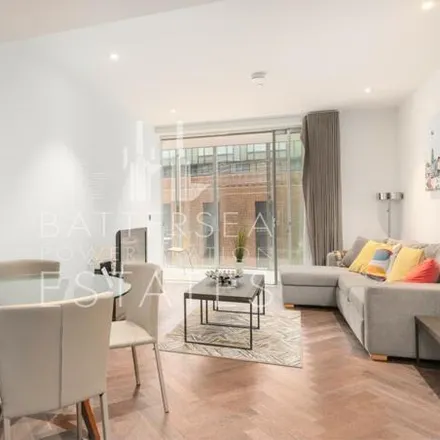 Image 1 - Pearce House, 8 Circus Road West, Nine Elms, London, SW11 8EY, United Kingdom - Room for rent