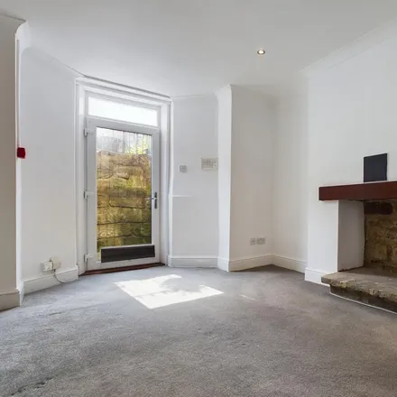 Image 5 - Back Cheltenham Mount, Harrogate, HG1 5JP, United Kingdom - Apartment for rent