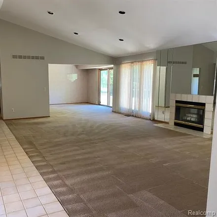 Image 2 - 6805 Brookshire Drive, West Bloomfield Township, MI 48322, USA - House for sale