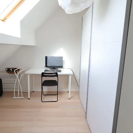 Rent this 1 bed apartment on Vijfwegenstraat 151 in 8800 Roeselare, Belgium