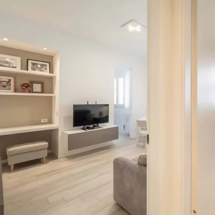 Rent this 1 bed apartment on Piazzale Bande Nere - Viale Caterina da Forlì in Viale Caterina da Forlì, 20146 Milan MI