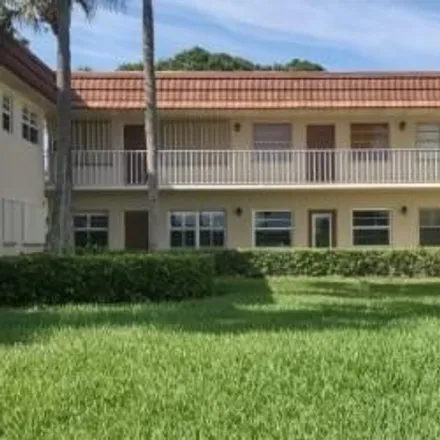 Buy this 1 bed townhouse on 101 West 33rd Street in South Cocoa Beach, Brevard County