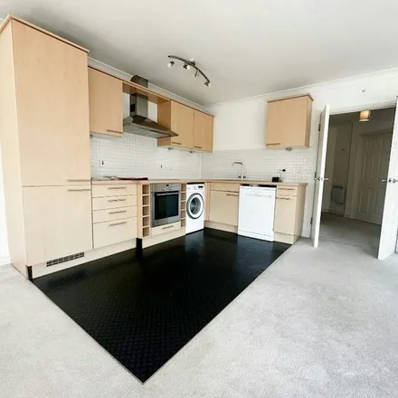 Image 2 - Hillside, Sandhurst, GU15 4NU, United Kingdom - Apartment for rent